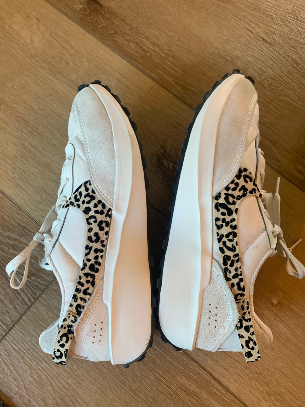 Nike Waffle Debut Sneakers White with Leopard Accent - Picture 5 of 7